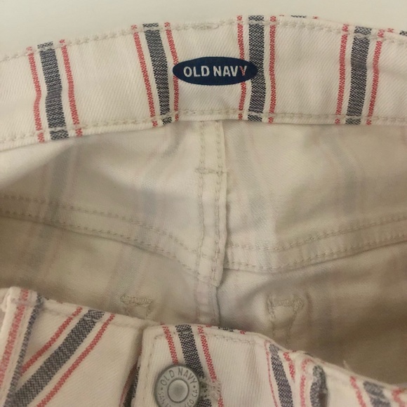 Old navy button-fly milt-stripe shorts - Picture 3 of 4